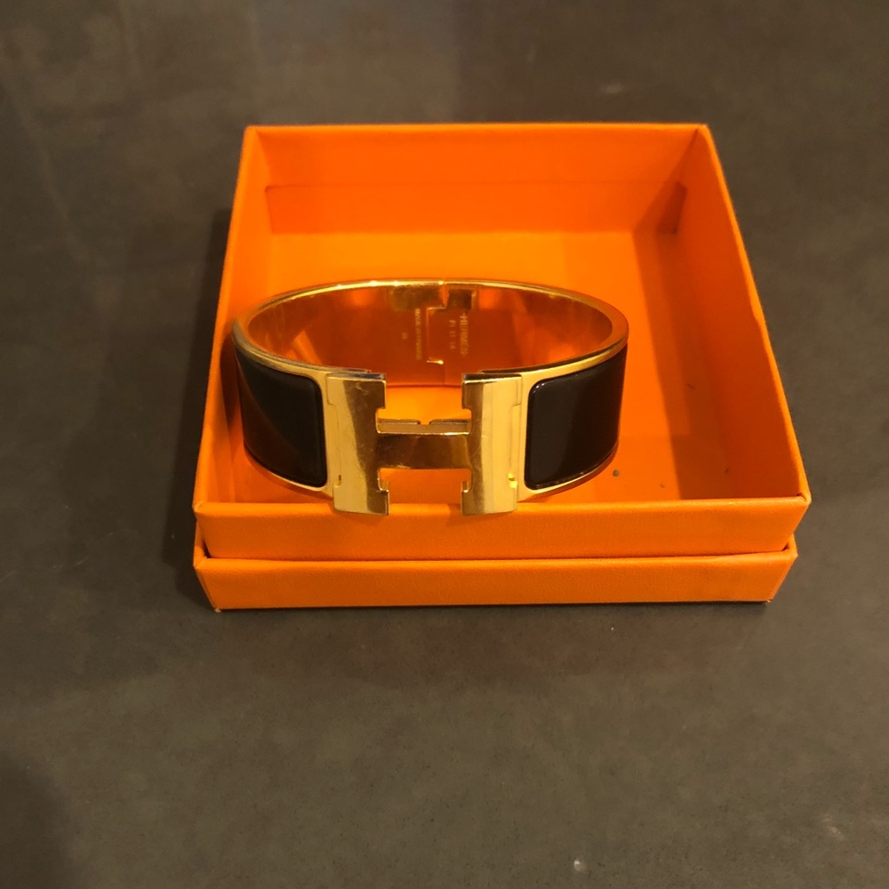 Hermès Clic Clac H bracelet in Black!